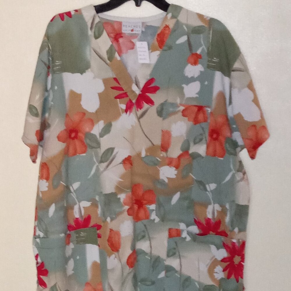 Peaches Uniforms Green/Red/Orange Floral Design L Scrub Top